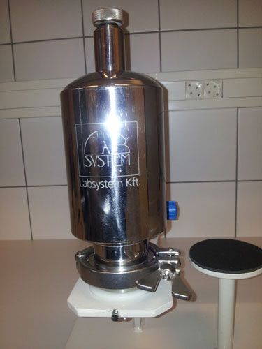 Positive pressure water filter