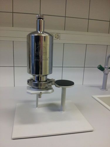Positive pressure water filter